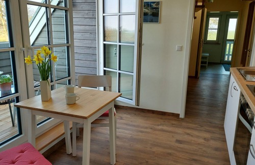 Bastorf Apartment | No.1/2-room apartment (right, 60m²) 2-4 pers., loggia, upper floor + ground floor - H3 Wohnen am Hofcafé