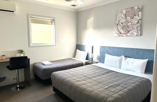 Cambridge Hotel | No 1 Motels