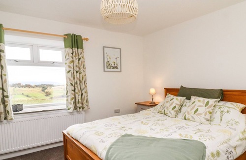 Blackburn Cottage | NO. 3 LANESIDE, character holiday cottage in Great Harwood