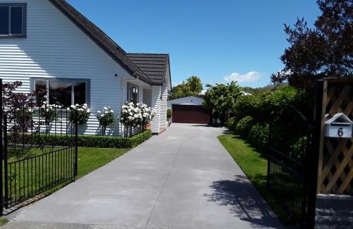 Taupo Bed & Breakfast | No. 6 Heathcote