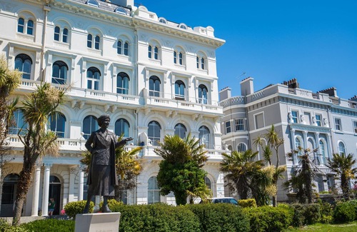 Plymouth Apartment | No 7 Captain Scott Apartment 1, Elliot Terrace - two bedroom large apartment unrivalled location in