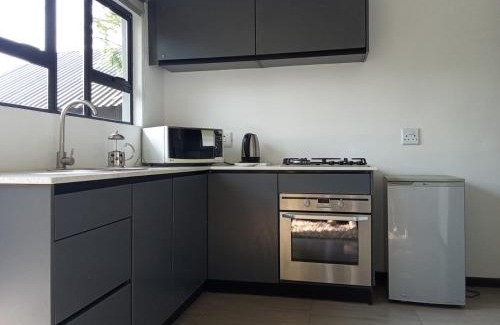 Greater Johannesburg Metropolitan Area Apartment | No 7 on Cladon Jadde Apartments