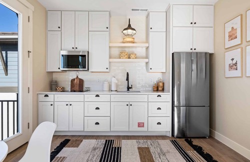 St. George House | No Bay Days Casita: Desert Color Lagoon + Beaches