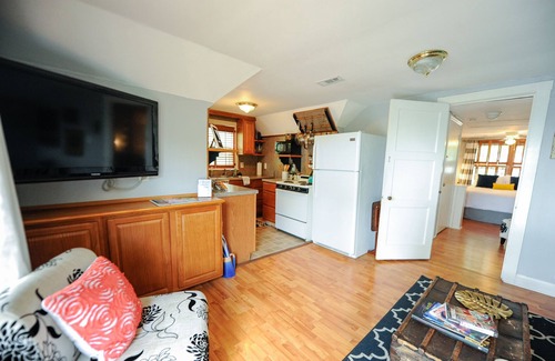 Murfreesboro House | NO CLEANING FEE! Blue Door Bungalow - Fast Fiber Wi-Fi & Cozy Amenities