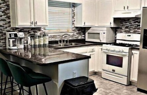 Lithonia House | No Cleaning Fee! Townhome 18 mins from Atlanta