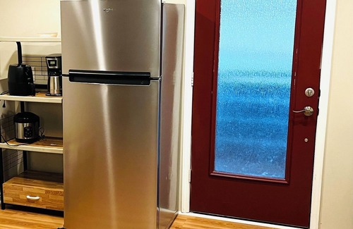 West Valley City House | No Frills 2-bedroom stay in suburban West Valley City w WiFi, AC, private entry