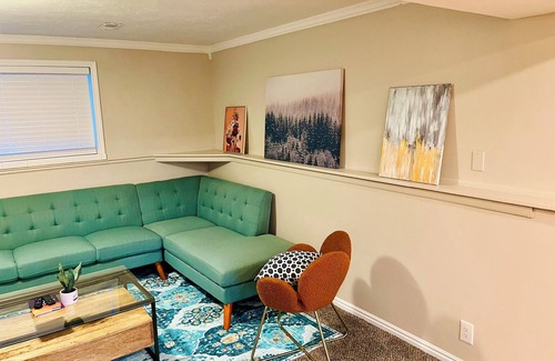 West Valley City House | No Frills 2-bedroom stay in suburban West Valley City w WiFi, AC, private entry