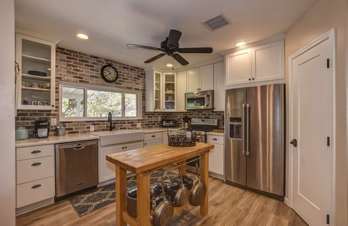 Prescott House | No Hidden Fees! Walk to Dwntwn!
