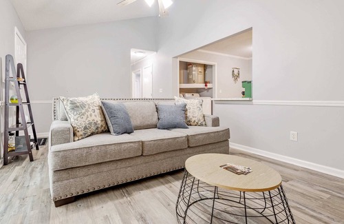 Fayetteville Apartment | No Place Like Homeplace!