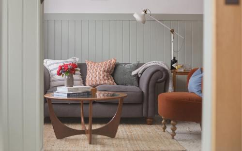 Pewsey Apartment | No48 - Luxe Edwardian Shop Conversion in Pewsey