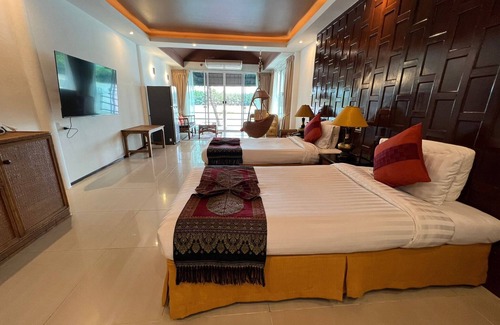 Bang Khla House | No6 Double Suite, Rainbow Arokaya Welness Resort