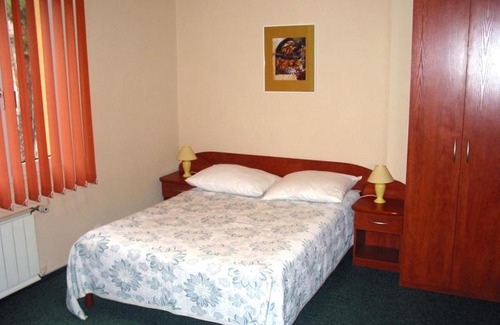 Wawer Bed & Breakfast | Noclegi Ufo