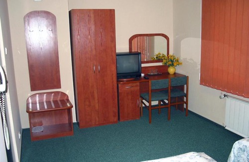 Wawer Bed & Breakfast | Noclegi Ufo