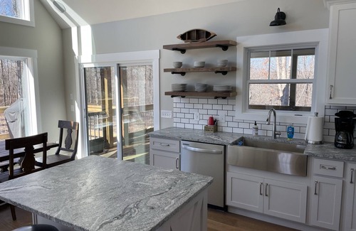 Lindseyville Cabin | Nolin Lake/Mammoth Cave Lakehouse Rental - Newly Built