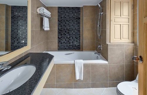 Chaweng City Center Hotel | Nora Lakeview Hotel