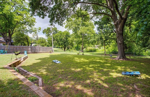 Norman Cottage | Norman Home w/Yard, Walk to Park & OU Campus!