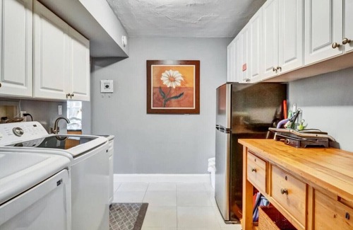 Lauderdale Beach House | North Beach Retreat - pool, park & ocean