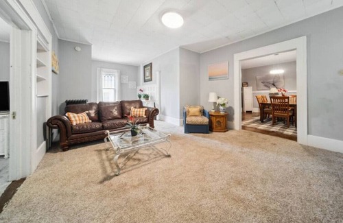 Akron House | North Hill, 2 bedroom Apartment