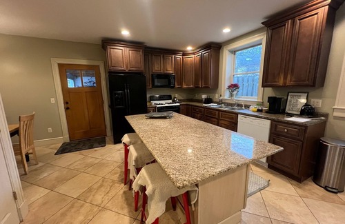 Burlington House | North Hill Section Home; walk to UVMMC & UVM, Chabad, downtown, lake.