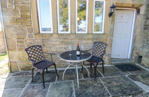 Oxenhope House | North Ives Cottage