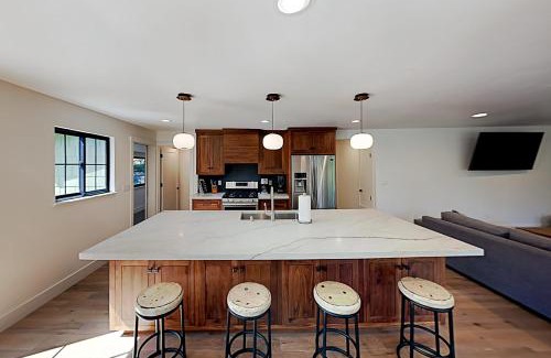 Carnelian Bay House | North Lake Adventure