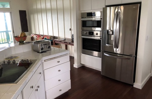 Pauwela Bed & Breakfast | North shore Maui ocean view B and B room 3