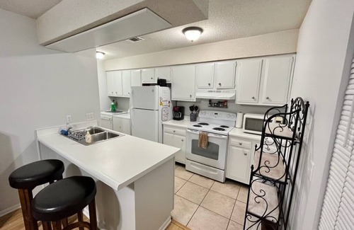 Northeast Pensacola Condo | Northeast Pensacola Cottage with Pool
