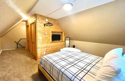 College House | Northern Lights Layover