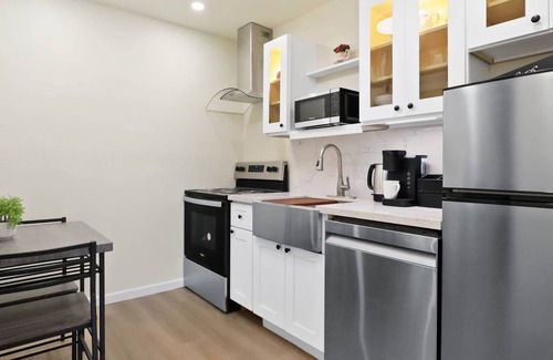 Northgate House | Northgate Apartment - 1 block to TAMU!