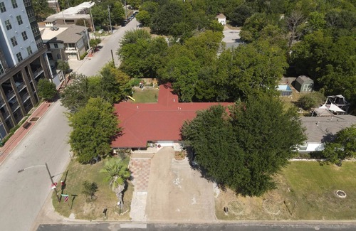 Northgate House | Northgate Apartment - 1 block to TAMU!