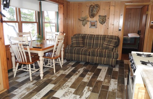 St Germain Cabin | Northland resort vacation Cabin #4 (The Lodge)