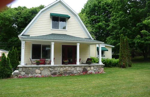 Northport House | Northport village craftsman style bungalow. Time to book your 2026 vacation!