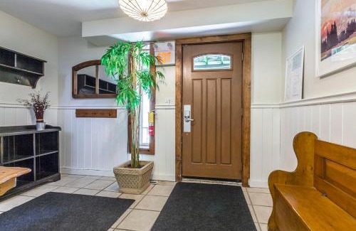 The Blue Mountains Ski Chalet | Northview-Blue Mountain-Sauna-Firepit-Balcony-Parking