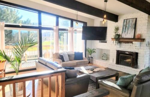 The Blue Mountains Ski Chalet | Northview-Blue Mountain-Sauna-Firepit-Balcony-Parking