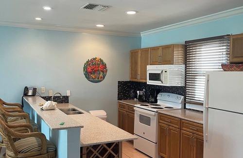 Wheeland Settlement Condo | Northwest Point Resort 2 bdrm queen beds pool hot tub private beach very clean