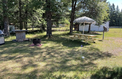 Athelstane House | Northwoods Home Getaway w/direct access to ATV/Snowmobile Trails