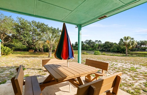 Lakeside By The Gulf House | Nostalgic Beach Cottage.