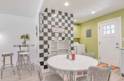 Millcreek Apartment | Nostalgically Retro w/Hot Tub-Exclusive & Private