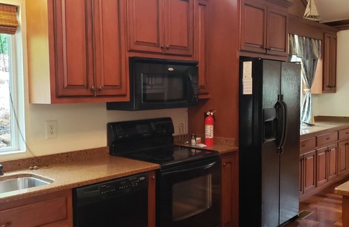 Madisonville House | NOT ACCEPTING BOOKINGSnPrivate lake - PETS WELCOME