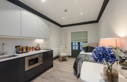 Pembridge Apartment | Notting Hill Studio 5 mins from Portobello Road & 10 mins from Kensington Palace