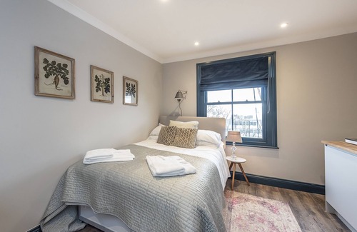 Pembridge Apartment | Notting Hill Studio 5 mins from Portobello Road 10 mins from Kensington Palace