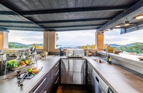 Carqueiranne Villa | Nouveau "côté Mer" Villa D'exception, vue Mer, Piscine, à 4mn de la Plage