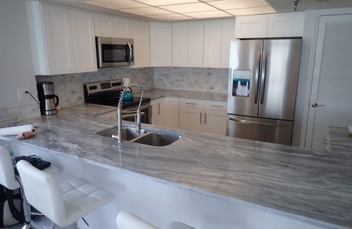 Redington Shores Condo | Nov/Dec/Jan dates Avail! BEACHFRONT CORNER 2/2 w/Jacuzzi and Electric FP!