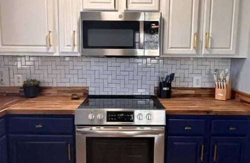 Luray House | Nova Luna Mountain View Cottage
