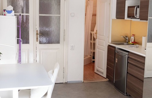 Smichov Apartment | Nova - only 10min to Charles Bridge