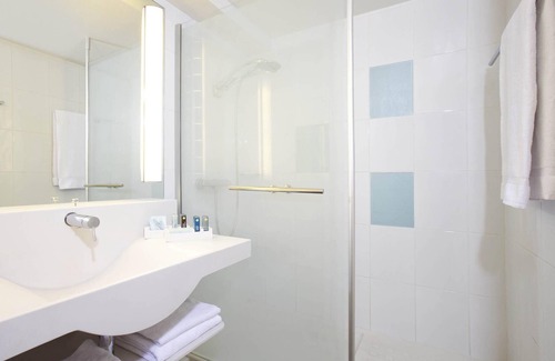 La Pierre-Heuze Hotel | Novotel Caen Cote De Nacre