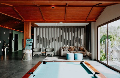 Tha Thaewawong Hotel | Novotel Koh Si Chang