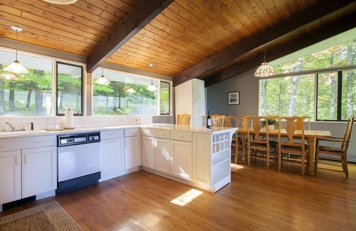 Stratton Mountain House | NOW Full AC n3 Level 2900 Sq.' House 6 Bedrooms 4.5 Baths 2 Fireplaces