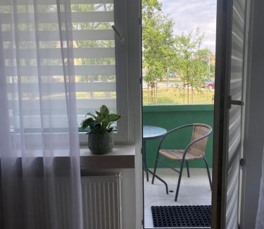 Dzierzoniow Apartment | Nowoczesny Apartament w Dzierżoniowie - parter - balkon - pokój + sypialnia
