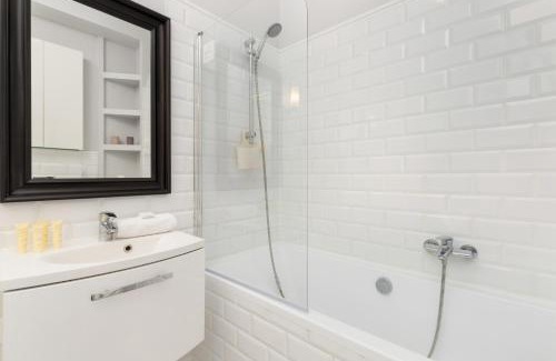 Gdansk Apartment | Nowoczesny Apartament w Spokojnej Okolicy z Parkingiem by Rent like home